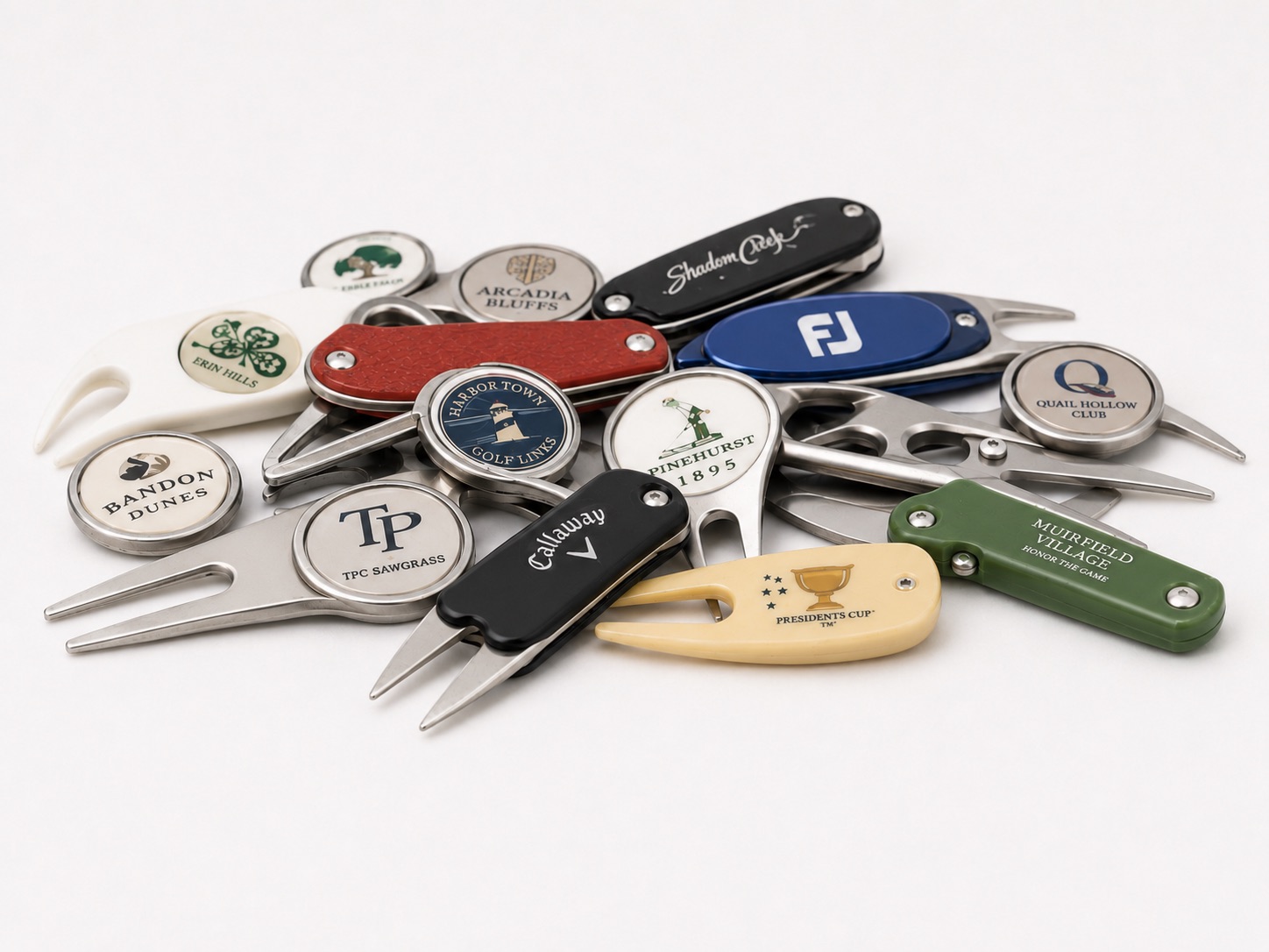 Golf green repair tool detail